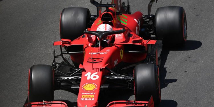F1, Gp Baku: Leclerc in pole davanti a Hamilton e Verstappen