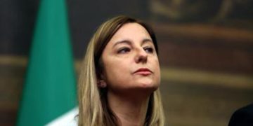 M5S, Lombardi contro Grillo: “Metodo padronale”
