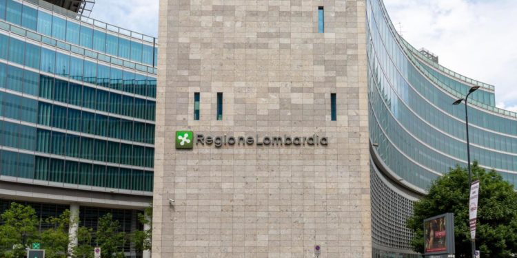 Vaccini Lombardia, dal 25 giugno possibile spostare seconda dose