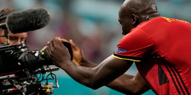 Eriksen, Lukaku gli dedica il gol: “Forza, ti voglio bene”