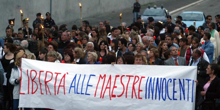 Rignano Flaminio, marito maestra: “Speciale tv? Storia chiarita, non serve parlarne”