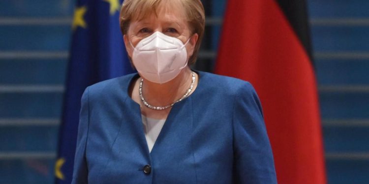 Variante Delta, Merkel: “Non siamo alla fine della pandemia”