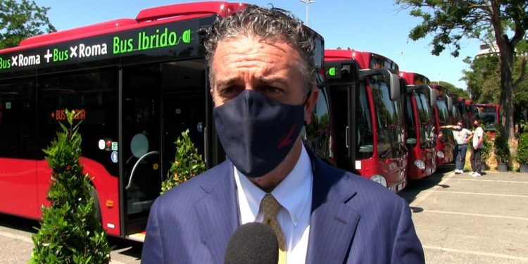 Roma, Mottura (Atac): ‘Presentati 30 nuovi autobus ibridi, in arrivo altri 70’