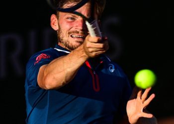 Roland Garros, Musetti vince derby con Cecchinato e vola agli ottavi