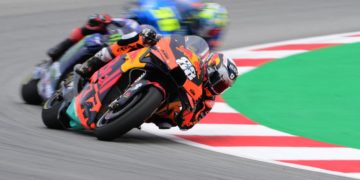 MotoGp Catalogna, Rossi e Marquez cadono: vince Oliveira