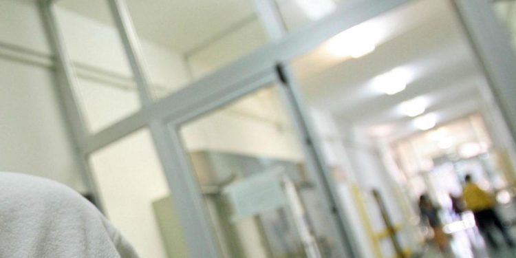 Genova, lascia terapia intensiva 34enne con trombosi dopo vaccino AstraZeneca