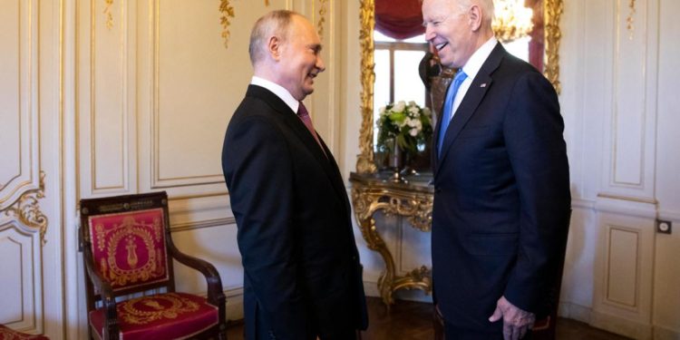 Un bisonte di cristallo, il regalo di Biden a Putin: ecco cosa simboleggia