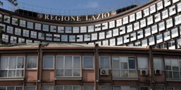 Vaccino Pfizer e richiamo a 35 giorni, Tar Lazio: “Ok a slittamento”