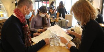 Ristoranti, 6 italiani su 10 a cena fuori nel fine settimana