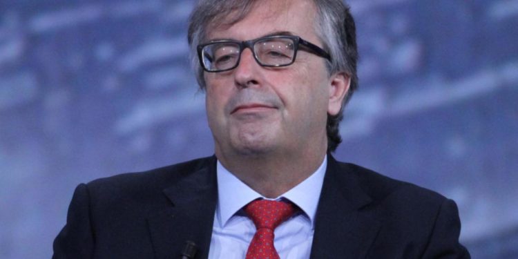 Covid, Burioni: “Su vaccini comunicazione scellerata”
