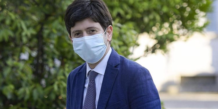 Covid Italia, Speranza: “Battaglia fino a zero morti”