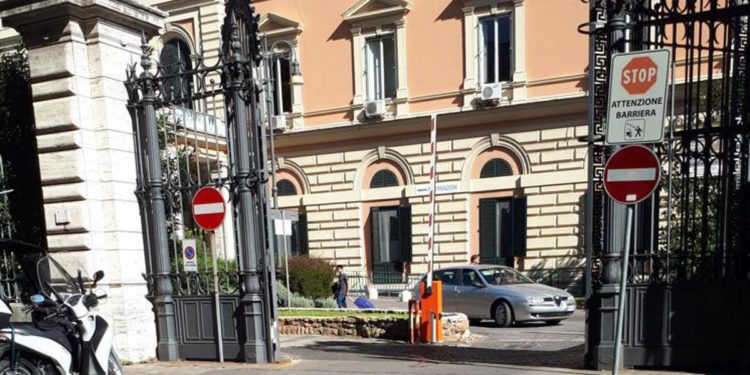 Covid, ischemia cerebrale dopo virus: bimba di 9 anni salvata a Roma