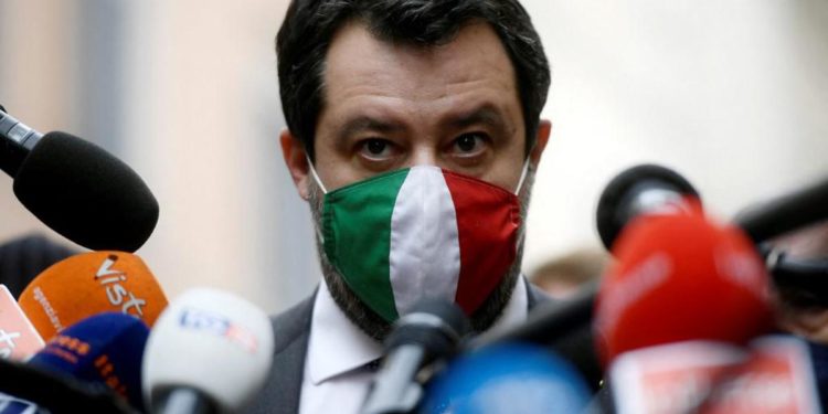 Covid e ristoranti, Salvini: “Stop a ridicola limitazione dei 4 a tavola”
