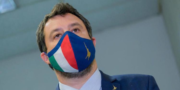 Covid, Salvini contro Crisanti: “Paragona riaperture a funivia del Mottarone”