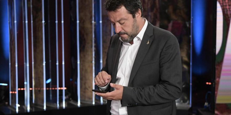 Riforme, Salvini invia sms a Letta per dialogo Pd-Lega
