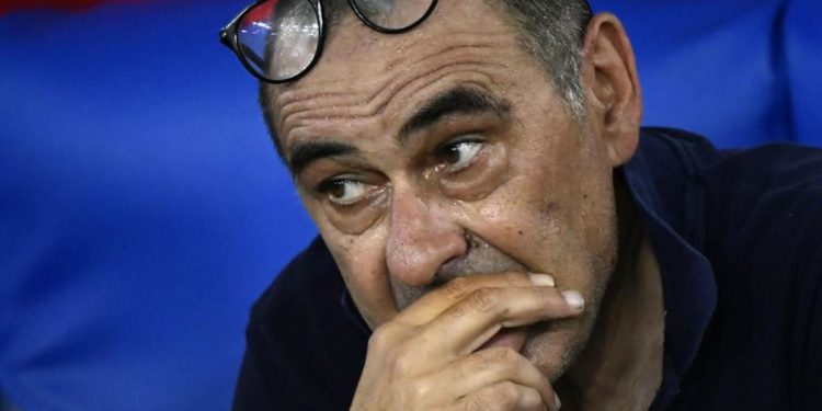 Sarri allenatore della Lazio, l’annuncio del club con sigaretta