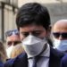 Mascherine, Speranza: “Da oggi libertà in più, ma attenzione”