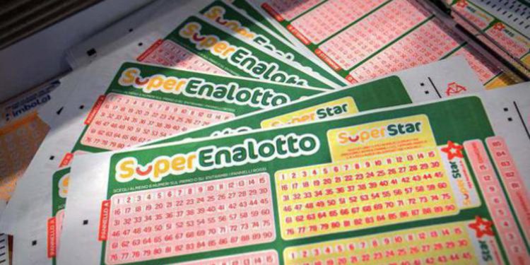 Superenalotto, estrazione vincente oggi: centrati tre ‘5’