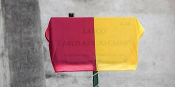 Raggi e la targa per Ciampi: “Errore grave, responsabile è stato rimosso”