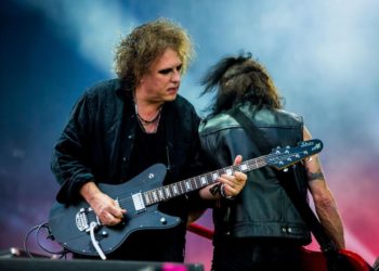 The Cure, Robert Smith pubblicherà un disco solista di musica noise?
