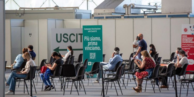 Covid, raggiunti 600mila vaccinati in un giorno