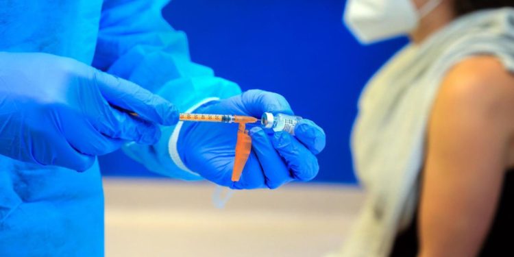 Mix vaccini Lazio, D’Amato: “Il 10% rifiuta, obbligarli è un errore”