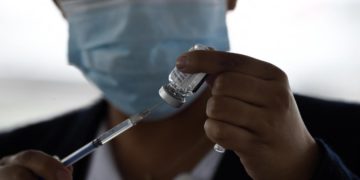 Covid, Figliuolo: “A giugno Italia dà spallata con vaccini”