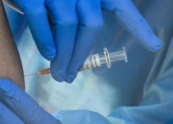 Covid, Pregliasco: “Ignobile che medici non vogliano vaccinarsi”