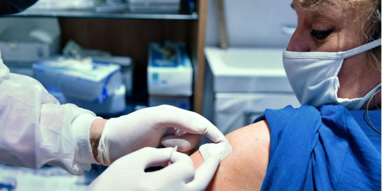 Vaccini Lazio in farmacia, cosa c’è da sapere