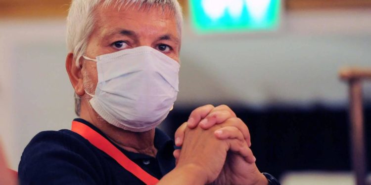 Vendola: “Esilio finito, riprendo la parola”