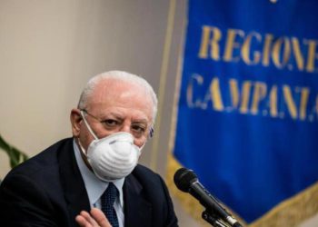 AstraZeneca, De Luca: “In Campania no mix vaccini”