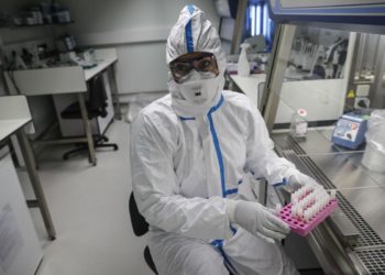 Covid, 90 farmaci per combattere il coronavirus: 13 sono in pole