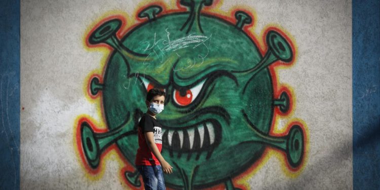 Remuzzi: “Covid scomparirà verso 2024, vaccinare popolazione mondiale”