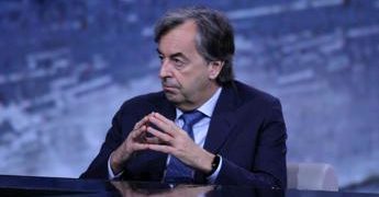 Covid, Burioni: “Dati Cina? Non ci si può fidare, sorvegliare arrivi”