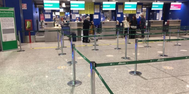 Alitalia, selfie e foto tra passeggeri per l’ultimo volo