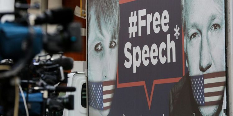 Wikileaks, Stella Moris: “La Cia voleva uccidere Assange”