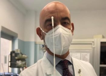 Green pass con tampone 72 ore, Bassetti: “Decisione politica”