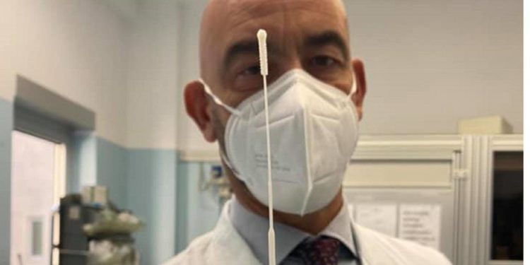 Green pass con tampone 72 ore, Bassetti: “Decisione politica”