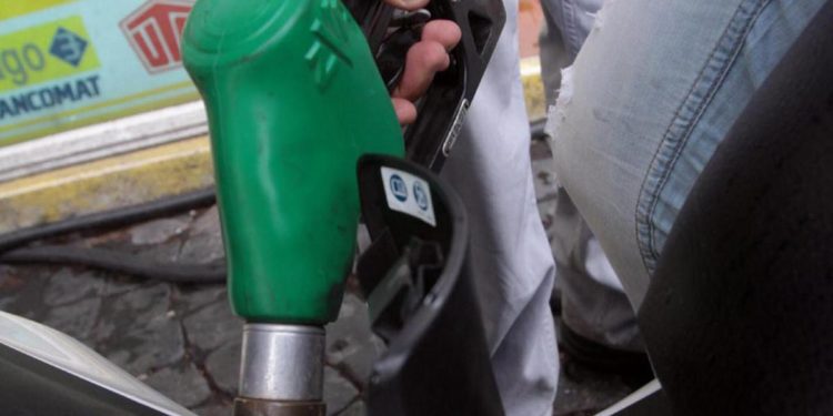 Carburanti, ancora in aumento prezzi benzina e diesel