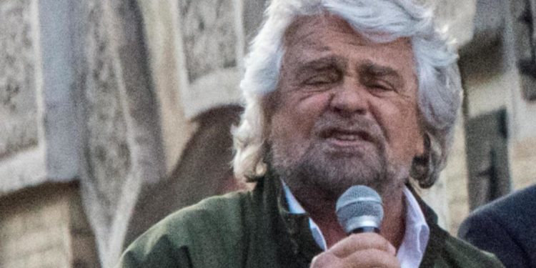 Elezioni Roma, Grillo a Raggi: “Io sarò sempre con te”