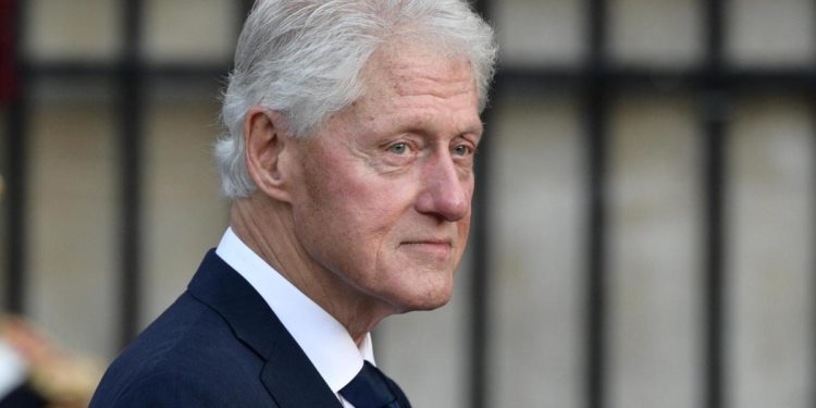 Bill Clinton ricoverato in terapia intensiva: “E’ in via di guarigione”