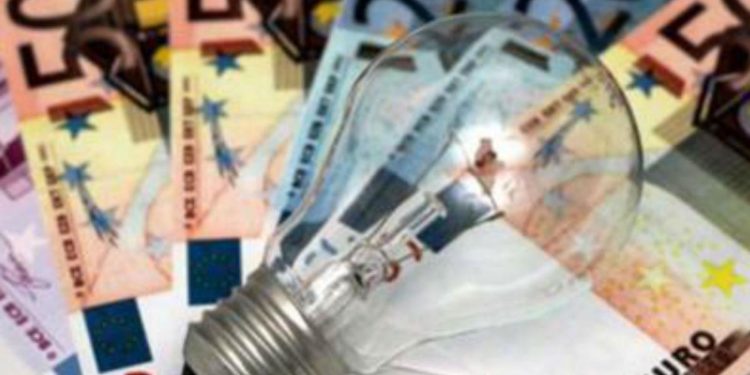 Aumento bollette, in arrivo nuove misure: cosa cambia