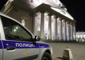 Bolshoi, crolla scenografia: attore muore in scena