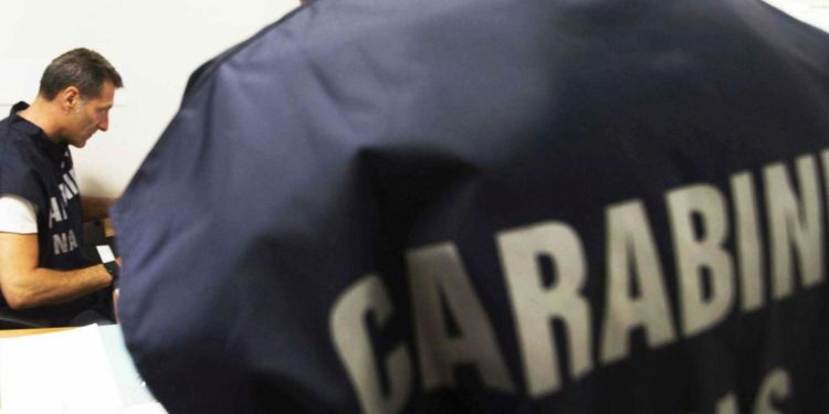 Covid, offerta illegale di farmaci sul web: 42 siti oscurati dai Nas