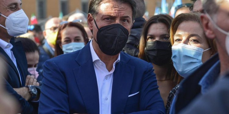 Reddito cittadinanza, Conte: “Non si cancella, sarà cambiato in meglio”