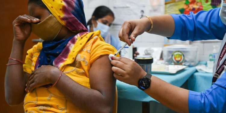 Covid oggi India, somministrata miliardesima dose vaccino