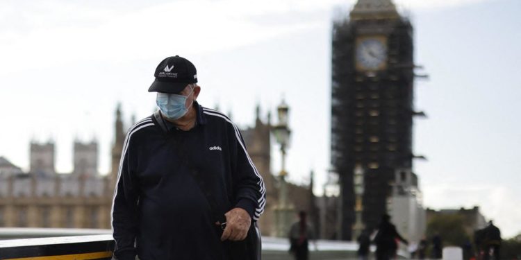 Covid Gb, contagi spaventano. “Governo Johnson verso stretta”