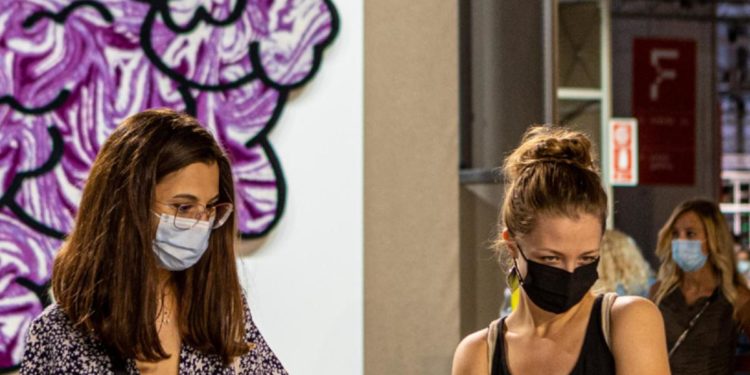 Covid oggi Italia, 3.405 contagi e 52 morti: bollettino 1 ottobre