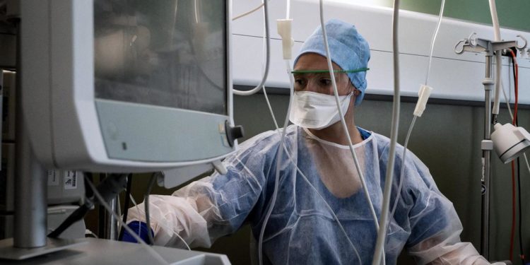 Covid oggi Italia, solo il Lazio a rischio moderato: basso nelle altre regioni