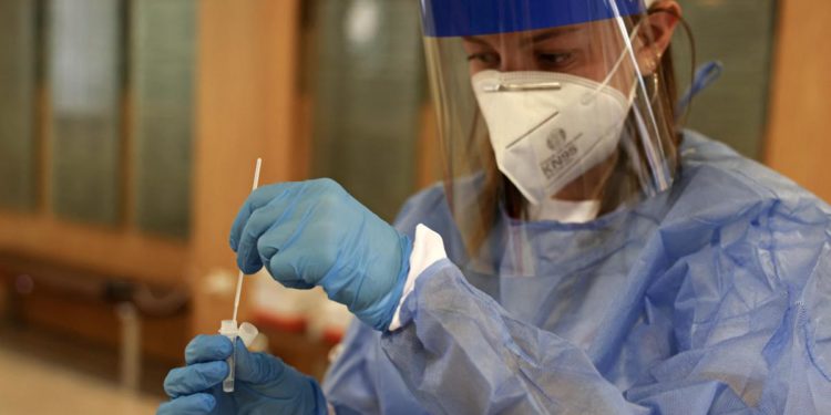 Covid oggi VdA, 12 contagi e nessun decesso: bollettino 1 ottobre